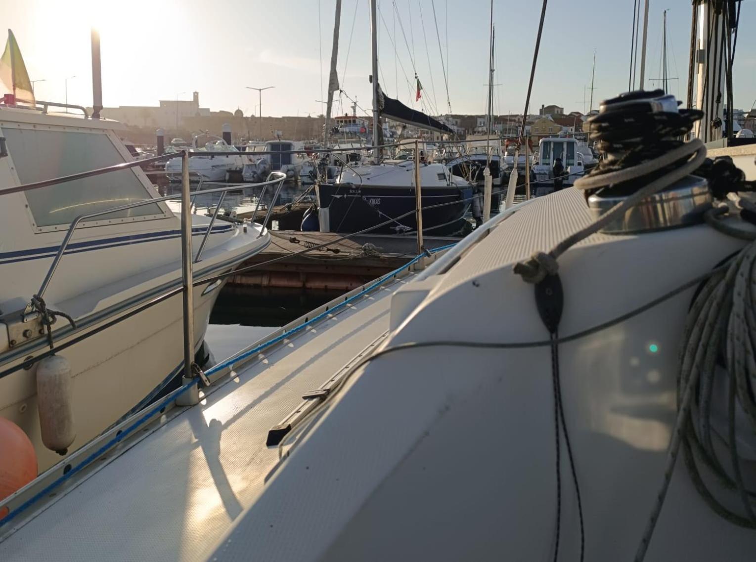 Hotel Barco A Vela Em Peniche - West Sailing Zewnętrze zdjęcie